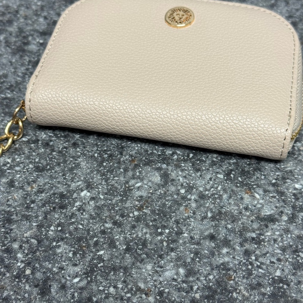 Anne Klein Curved Zipper Dome Coin/Card Holder Pouch Keychain Wallet Beige - Picture 8 of 13